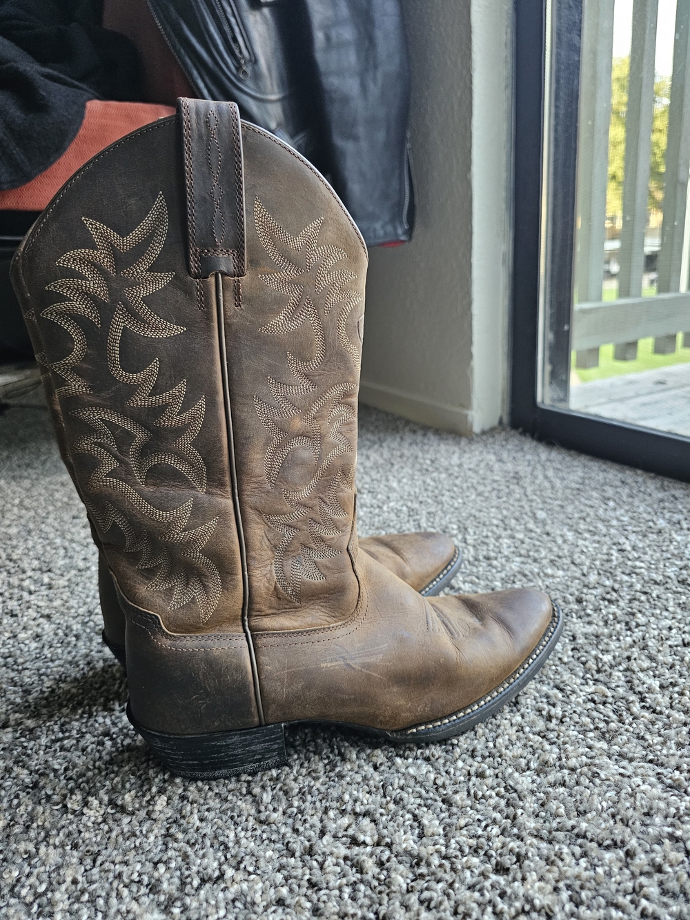 Ariat Heritage Western R-toe Embroidered Leather Cowboy Boots 8 for Men